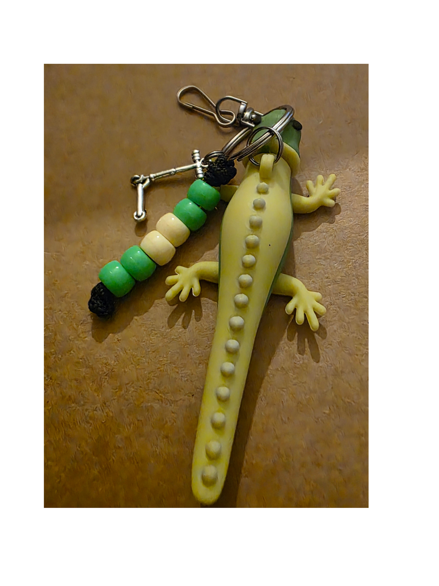 Scooter Antics Reptile Sensory Fidget Keychain – Textured Lizard Charm with Beaded Fidget Cord